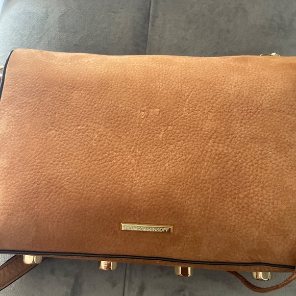 Rebecca Minkoff Avery crossbody Almond with gold chain strap New With Tags - Picture 3 of 4